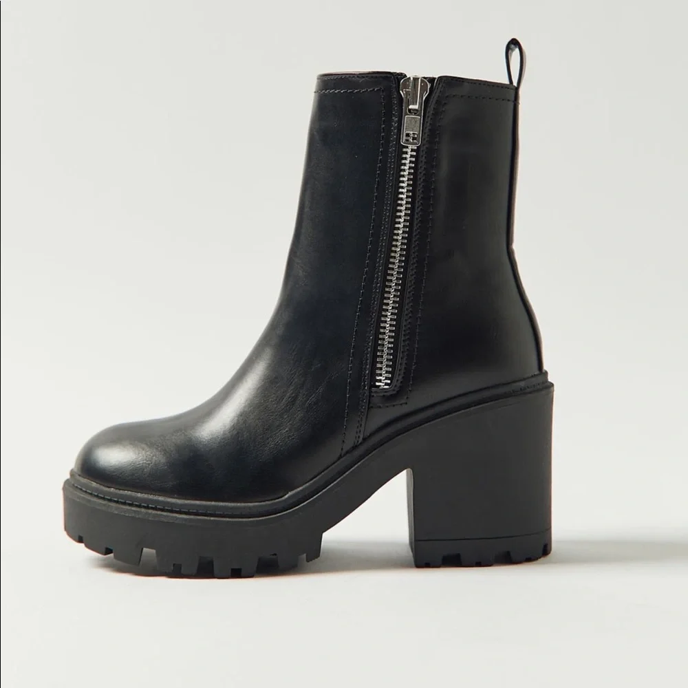 NWT Urban Outfitters Zip-Up boot black (8) - Picture 3 of 14